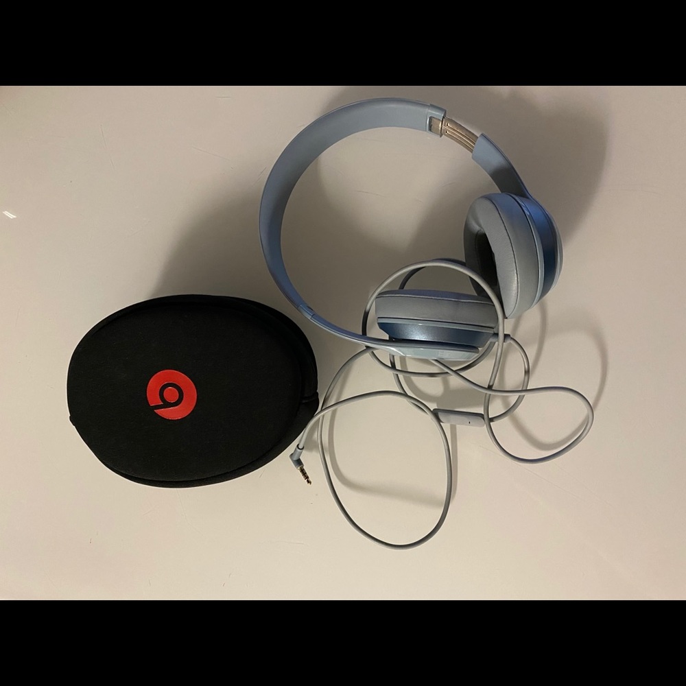 Beats headphones. Never used